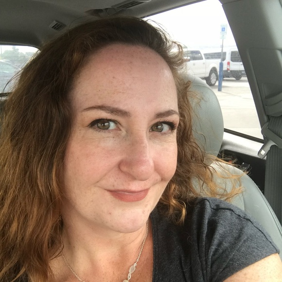 Meet your Posher, Brandy - Picture 3 of 4